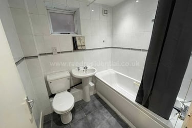 4 bed flat, Chapel Court, Lenton, Nottingham, NG71HP - Image 11