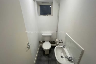 4 bed flat, Chapel Court, Lenton, Nottingham, NG71HP - Image 12