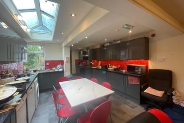 7 bed house, Tiverton Road, Selly Park, Birmingham, B296DA - Image 2