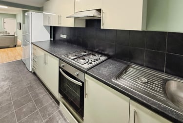 5 bed house, Frederick Grove, Lenton, Nottingham, NG71SG - Image 3