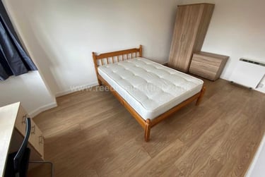 2 bed flat, Flat 10 Weoley Court, Selly Oak, Birmingham, B296NH - Image 3