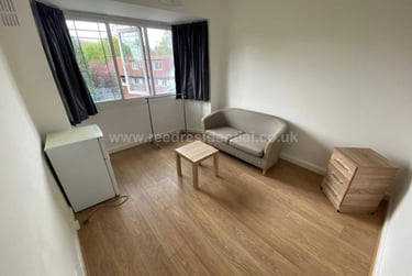 2 bed flat, Flat 10 Weoley Court, Selly Oak, Birmingham, B296NH - Image 6