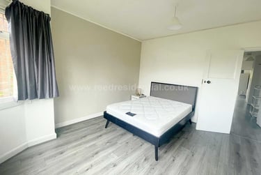 2 bed flat, Flat 9 Weoley Court, Selly Oak, Birmingham, B296NH - Image 3