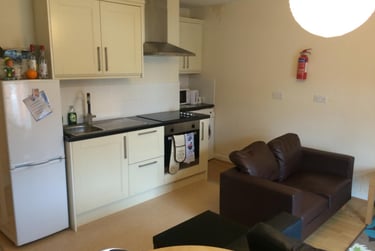 1 bed flat, Alfreton Road, Radford, Nottingham, NG73NG - Image 1