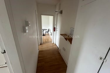 1 bed flat, Flat 14 Weoley Court, Selly Oak, Birmingham, B296NH - Image 3