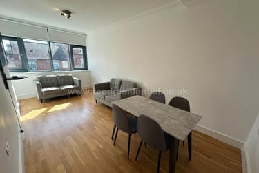 4 bed flat, Flat 1 B Arthur Avenue, Lenton, Nottingham, NG72HE - Image 1