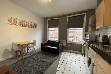 2 bed house, Peveril Street, Radford, Nottingham, NG74AH - Image 2
