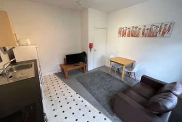 2 bed house, Peveril Street, Radford, Nottingham, NG74AH - Image 4