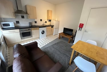 2 bed house, Peveril Street, Radford, Nottingham, NG74AH - Image 6