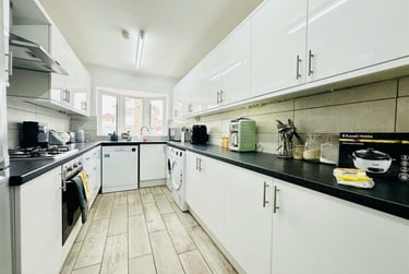 6 bed house, Arnesby Road, Lenton, Nottingham, NG72EA - Image 2