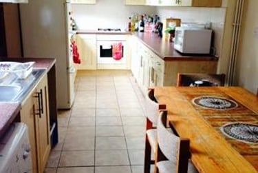 6 bed house, Teversal Avenue, Radford, Nottingham, NG71PY - Image 1