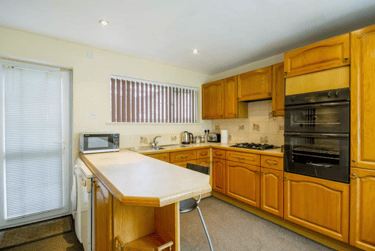 6 bed house, Park Road, Lenton, Nottingham, NG71LB - Image 1