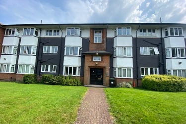 2 bed flat, Flat 17 Weoley Court, Selly Oak, Birmingham, B296NH - Image 1