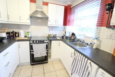 2 bed house, Medway Street, Lenton, Nottingham, NG81PN - Image 1