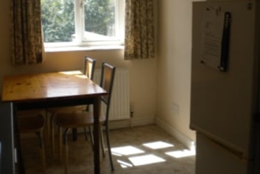 2 bed flat, Flat 11 Exeter House, Selly Park, Birmingham, B296ES - Image 5