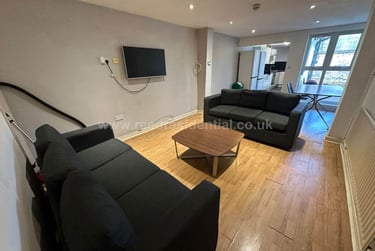 6 bed house, Frederick Grove, Lenton, Nottingham, NG71SG - Image 1