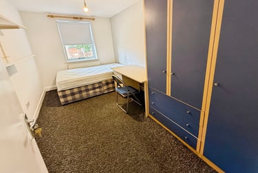 4 bed flat, Chapel Court, Lenton, Nottingham, NG71HP - Image 4