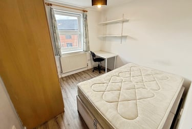 4 bed flat, Chapel Court, Lenton, Nottingham, NG71HP - Image 7