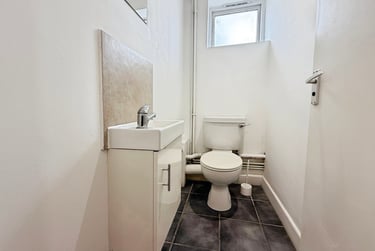 4 bed flat, Chapel Court, Lenton, Nottingham, NG71HP - Image 9