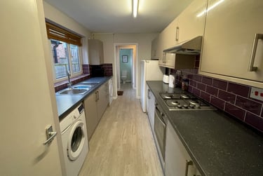 5 bed house, Mettham Street, Lenton, Nottingham, NG71SH - Image 1