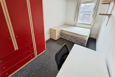 4 bed flat, Chapel Court, Lenton, Nottingham, NG71HP - Image 4