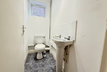 4 bed flat, Chapel Court, Lenton, Nottingham, NG71HP - Image 10