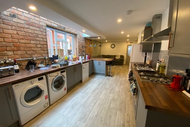 8 bed house, Hubert Road, Selly Park, Birmingham, B296EP - Image 1