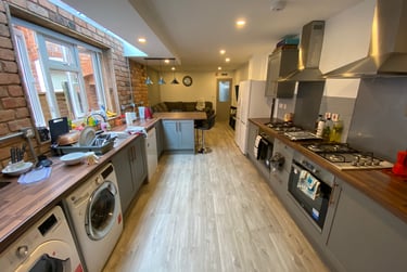 8 bed house, Hubert Road, Selly Park, Birmingham, B296EP - Image 2