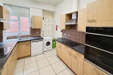 8 bed house, Derby Road, Lenton, Nottingham, NG71QN - Image 7