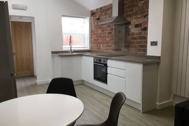 5 bed house, Daisy Road, City Centre, Birmingham, B169DY - Image 1