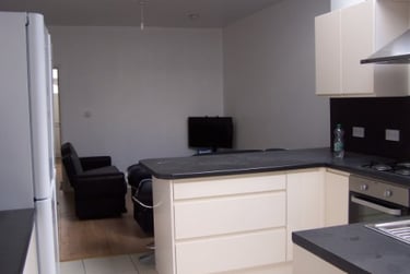 6 bed house, Dale Road, Selly Park, Birmingham, B296AG - Image 1