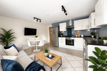 5 bed flat, Forster Street - 5 bed, Radford, Nottingham, NG73DD - Image 1