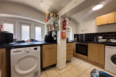 5 bed flat, Forest Road West F 1 - 5 Bed Bills Inc, Arboretum, Nottingham, NG74ER - Image 5