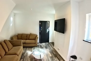 4 bed house, Lonsdale Road, Radford, Nottingham, NG73DU - Image 2