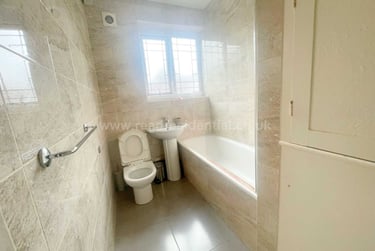 2 bed flat, Flat 11 Weoley Court, Selly Oak, Birmingham, B296NH - Image 4