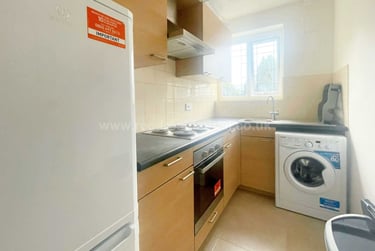 2 bed flat, Flat 11 Weoley Court, Selly Oak, Birmingham, B296NH - Image 5