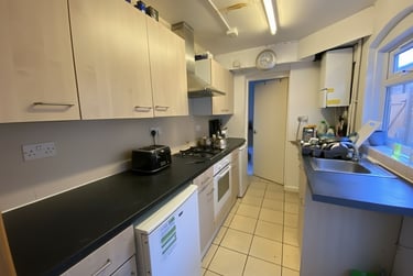 4 bed house, Tiverton Road, Selly Park, Birmingham, B296DA - Image 2