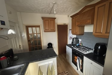 5 bed house, Harlaxton Drive, Lenton, Nottingham, NG71JB - Image 2