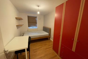 4 bed flat, Chapel Court, Lenton, Nottingham, NG71HP - Image 9