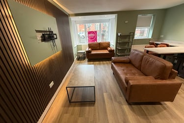 4 bed flat, Chapel Court, Lenton, Nottingham, NG71HP - Image 2