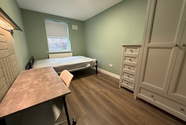 4 bed flat, Chapel Court, Lenton, Nottingham, NG71HP - Image 6