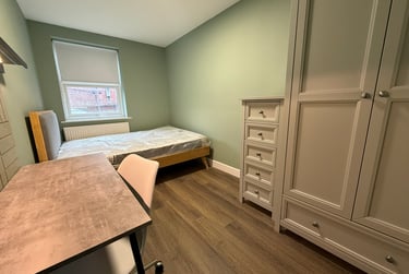 4 bed flat, Chapel Court, Lenton, Nottingham, NG71HP - Image 7