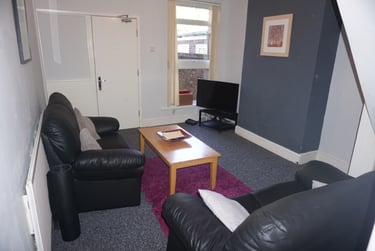 4 bed house, Milner Road - 4 bed, Selly Park, Birmingham, B297RQ - Image 2