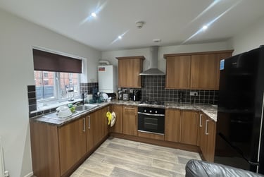 3 bed flat, F3 BWAS 205 Alfreton Rd, Radford, Nottingham, NG73NW - Image 1