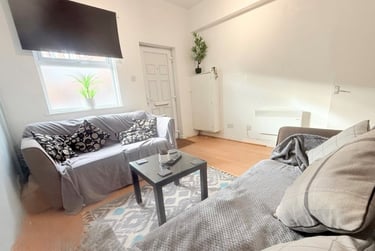 4 bed house, Alfreton Road, Radford, Nottingham, NG73NS - Image 2