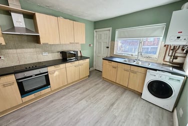 6 bed house, Derby Road, Lenton, Nottingham, NG71QN - Image 2