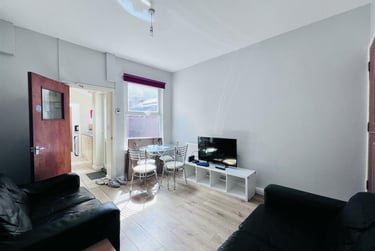 4 bed house, Cycle Road, Lenton, Nottingham, NG72DT - Image 1