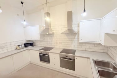 8 bed house, Alfreton Road, Radford, Nottingham, NG73NS - Image 1