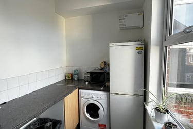 2 bed flat, c Peveril Street, Radford, Nottingham, NG74AH - Image 2