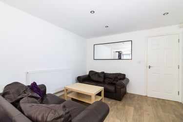 6 bed house, Hubert Road, Selly Park, Birmingham, B296EP - Image 1